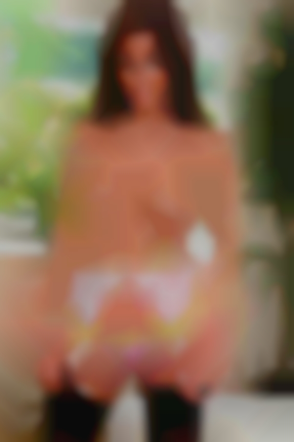 I'm couple easygoing and open threesome to exploring.